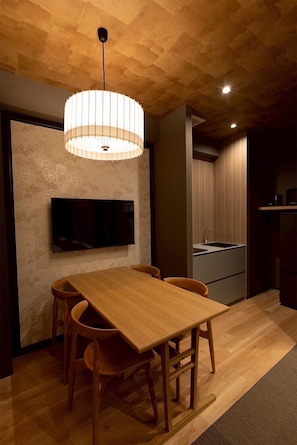 Triple Room, Non Smoking | In-room dining
