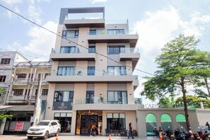 Front of property - Carista Hotel (Vientiane)