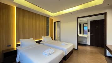 Deluxe Twin Room, 2 Bedrooms, Non Smoking | In-room safe, desk, blackout curtains, soundproofing
