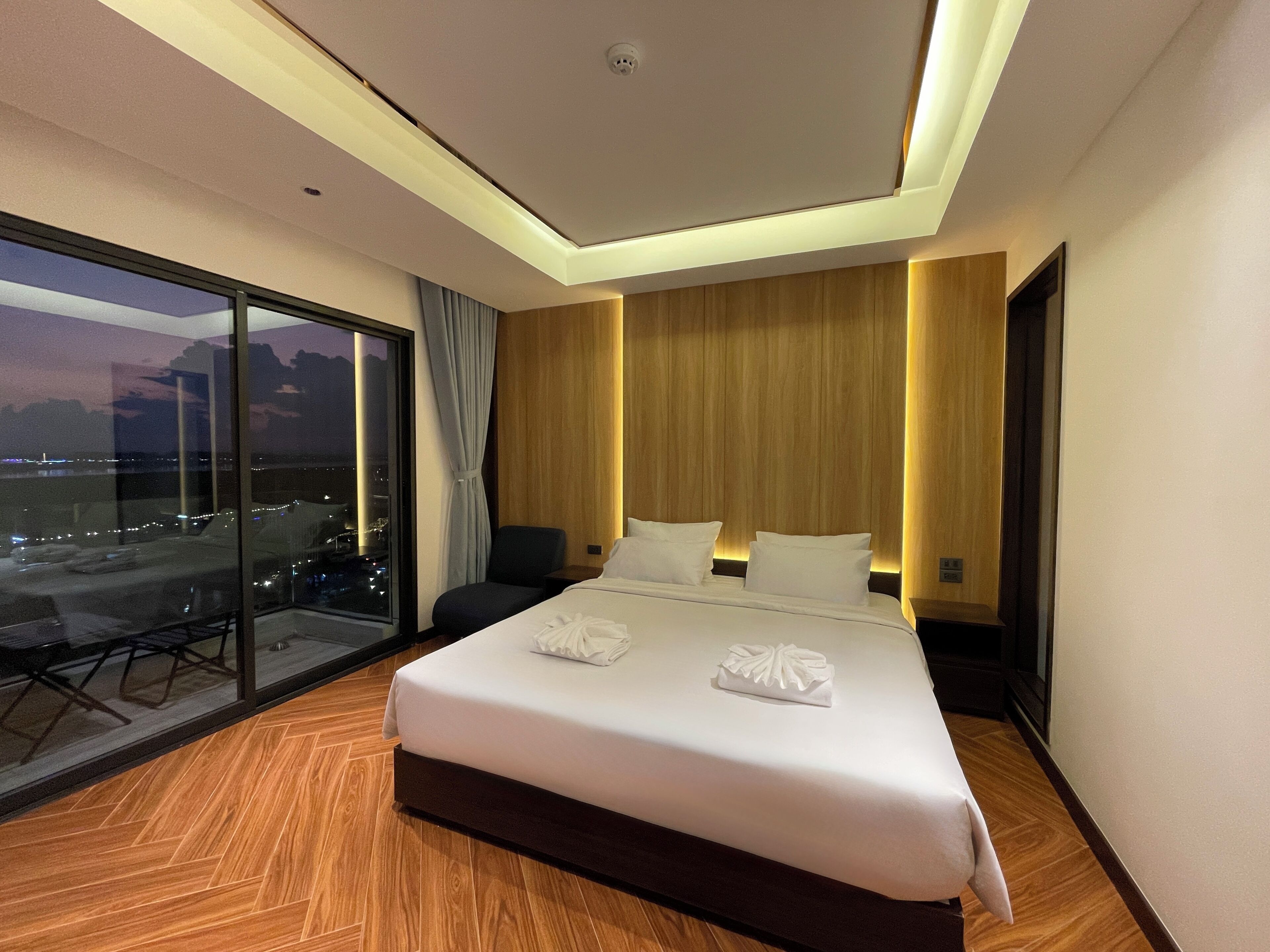 Deluxe Double Room, 1 King Bed, Balcony, Pool View | In-room safe, desk, blackout curtains, soundproofing