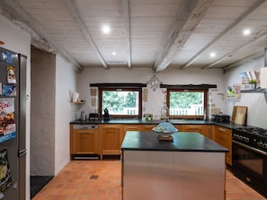Fridge, microwave, oven, dishwasher - Villa CAPPE by Interhome (Saint Caprais de Lerm)