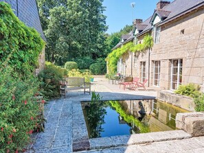 Een verwarmd zwembad