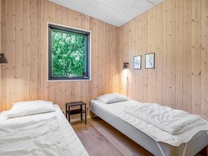 7 bedrooms, internet