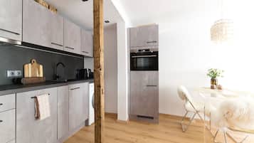 Refrigerador, microondas, horno y lavavajillas