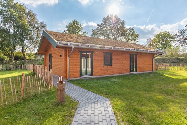 Exterior - Vacation home "Huus Blaumees" in Kating for up to 4 people (Kating)