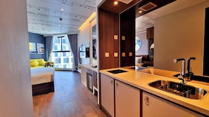 Family Room | Private kitchenette | Mini-fridge