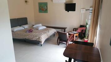 1 chambre, lit parapluie, Wi-Fi gratuit, draps fournis