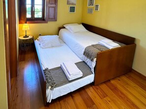 2 chambres, lit parapluie, Wi-Fi gratuit, draps fournis