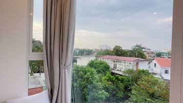 Wifi gratis y ropa de cama