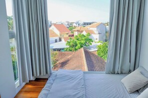 Family Quadruple Room, Lake View, Lakeside | Soundproofing, free WiFi, bed sheets - Adora Homestay Hue (Hue)