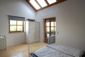 1 soverom, strykejern/-brett, wi-fi (inkludert) og sengetøy