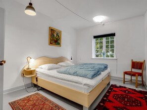 3 bedrooms, Internet