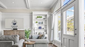 Smart TV, computer monitors