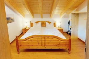 1 chambre, fer et planche à repasser, lit parapluie, Wi-Fi gratuit