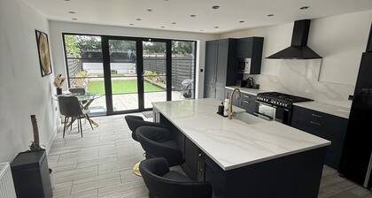 Stunning Open Plan 3- bedroom house