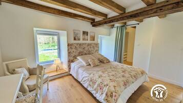 5 quartos, Wi-Fi de cortesia, roupa de cama