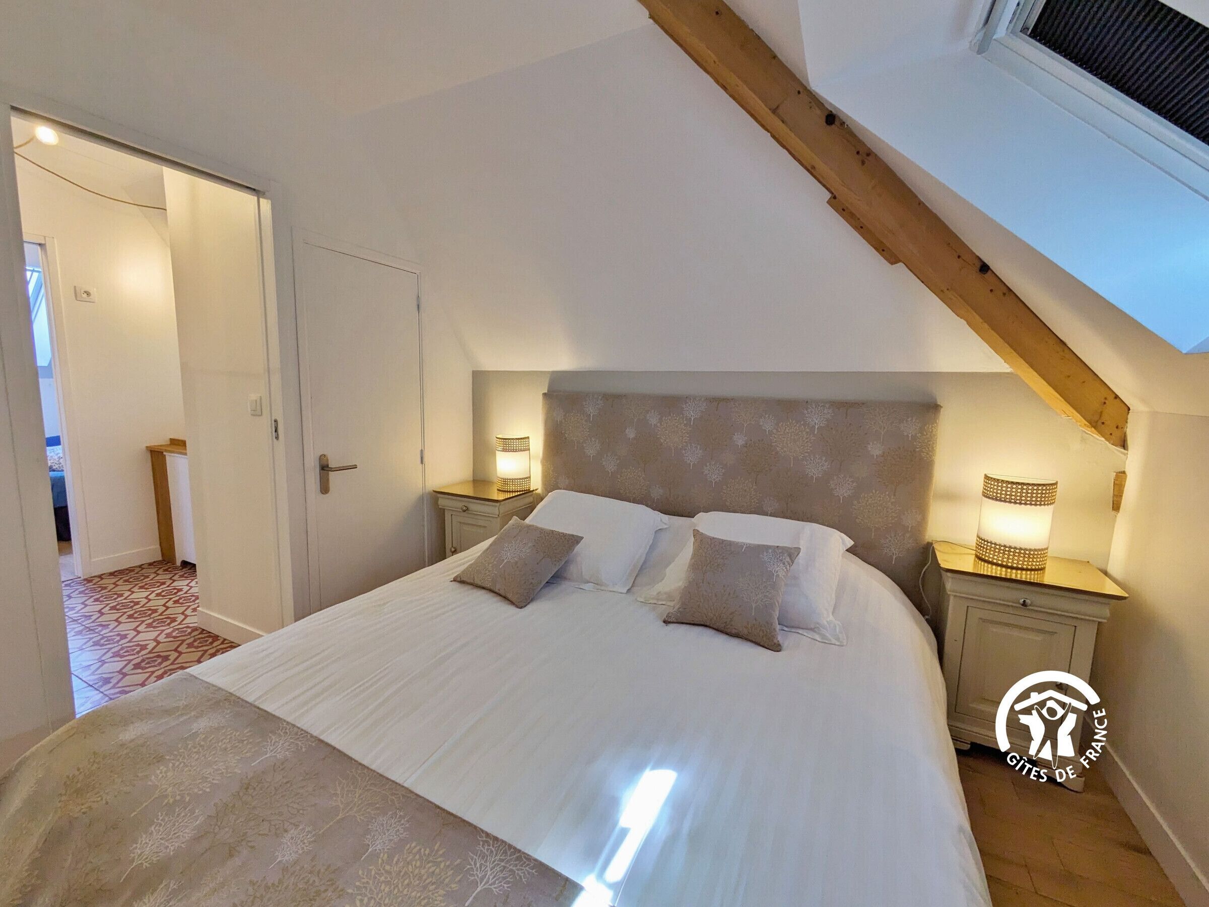 5 bedrooms, free WiFi, bed sheets