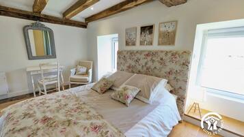 5 quartos, Wi-Fi de cortesia, roupa de cama