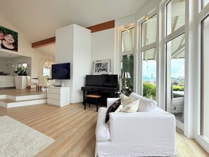 TV, fireplace, DVD player, ping pong