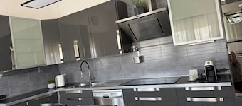 Porta Mare house, 10 minutes from the sea, near Venice, 2 steps from the station