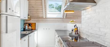 Réfrigérateur, micro-ondes, four, lave-vaisselle