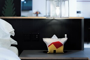Deluxe Suite, 1 King Bed, Smoking, Housekeeping | Free WiFi