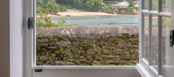 Ferryman's Cottage -  a cottage that sleeps 4 guests  in 2 bedrooms