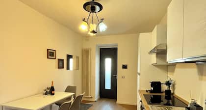 La Rosa - Comfort & Charm in the Town Center