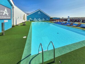 Pool - 3 bedroom accommodation in Hayling Island (Hayling Island)