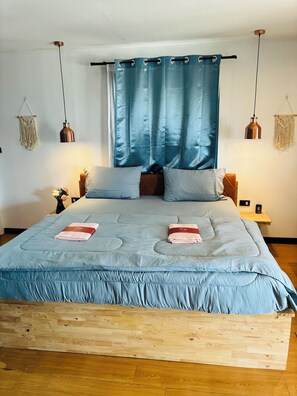 Bungalow, vistas a la playa | Escritorio, espacio para trabajar con un portátil, wifi gratis