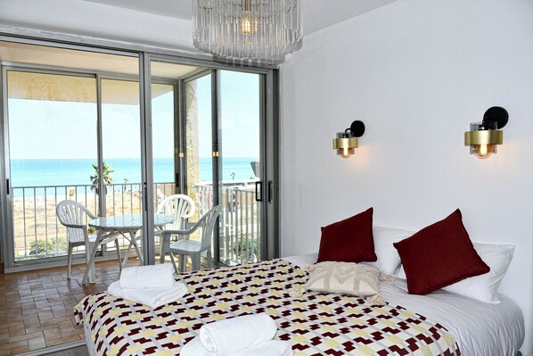 2 多间卧室、熨斗/熨衣板、WiFi、床单