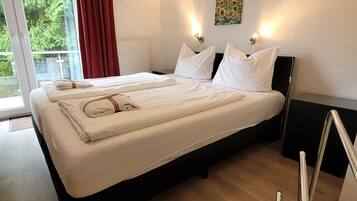 2 bedrooms, bed sheets