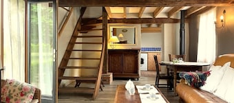Charming cottage in Lurcy-Lévis with air conditioning and garden
