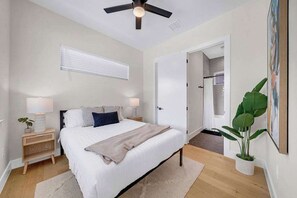 5 habitaciones, tabla de planchar con plancha, wifi y ropa de cama 