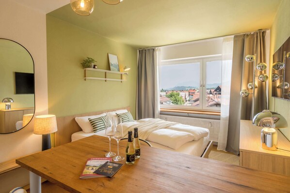 Unclassified image, 1 of 10, button