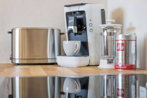 Kaffee und/oder Kaffeemaschine