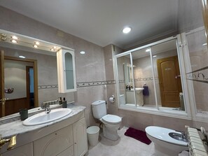 Salle de bain commune