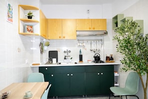 Fridge, microwave, coffee/tea maker, toaster