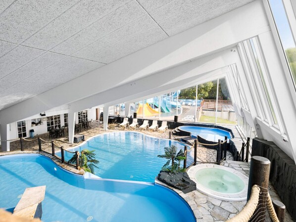House | Pool