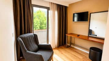 In-room safe, laptop workspace, free WiFi