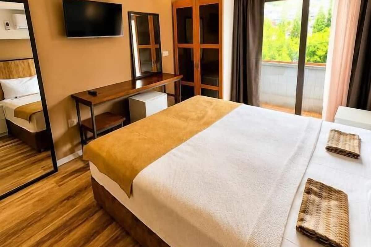 Comfort Double or Twin Room, Balcony | In-room safe, laptop workspace, WiFi (free)