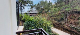 XTSY Travellers Hostel