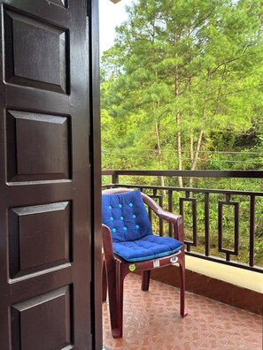 Balcony - XTSY Travellers Hostel (Shillong)