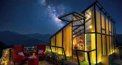 XTSY Travellers Hostel