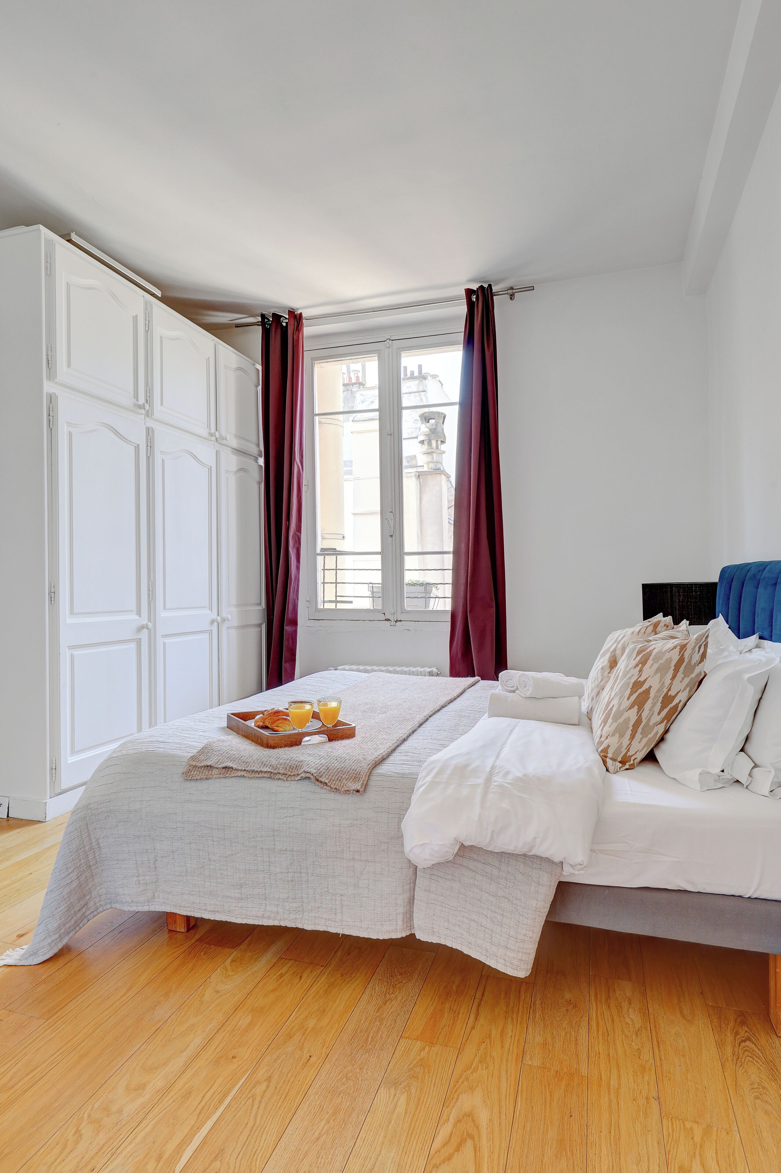 ซิตี้อพาร์ทเมนท์, เตียงควีนไซส์ 1 เตียง และโซฟาเบด, ปลอดบุหรี่, วิวเมือง | เตารีด/โต๊ะรีดผ้า, เปล/เตียงเด็กอ่อน, Wi-Fi ฟรี, ผ้าปูที่นอน