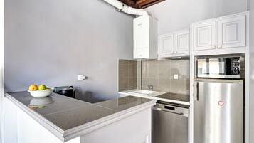 Cafetera expreso, cafetera/tetera, tetera/pava eléctrica, tostadora