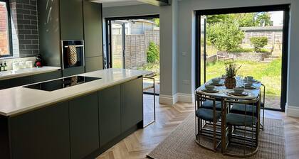 Spacious Getaway for 6 | Private Home + Parking