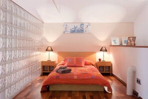 2 slaapkamers, een strijkplank/strijkijzer, gratis wifi, beddengoed