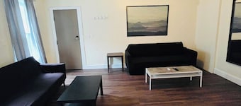 Cozy 2 bed near Whole Foods, Downtown, Miriam, etc