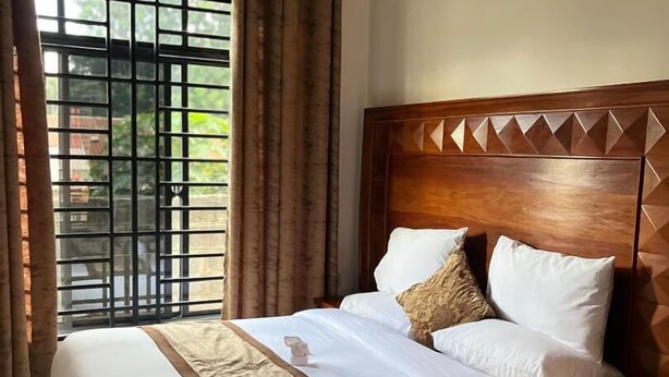 Deluxe Double Room | Meja, Wi-fi percuma 